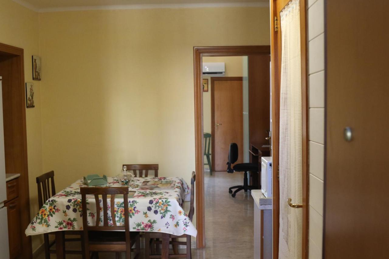 Holiday House Nel Cuore Di Bari Exterior photo