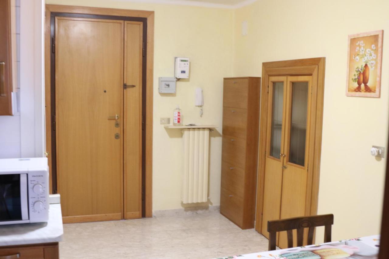 Holiday House Nel Cuore Di Bari Exterior photo